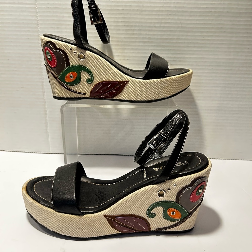 Prada Black and Cream Wedge Sandals with Floral Embroidery - Picture 3 of 10